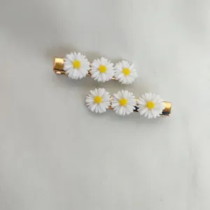 Daisy Hair Clips (Set of 2)