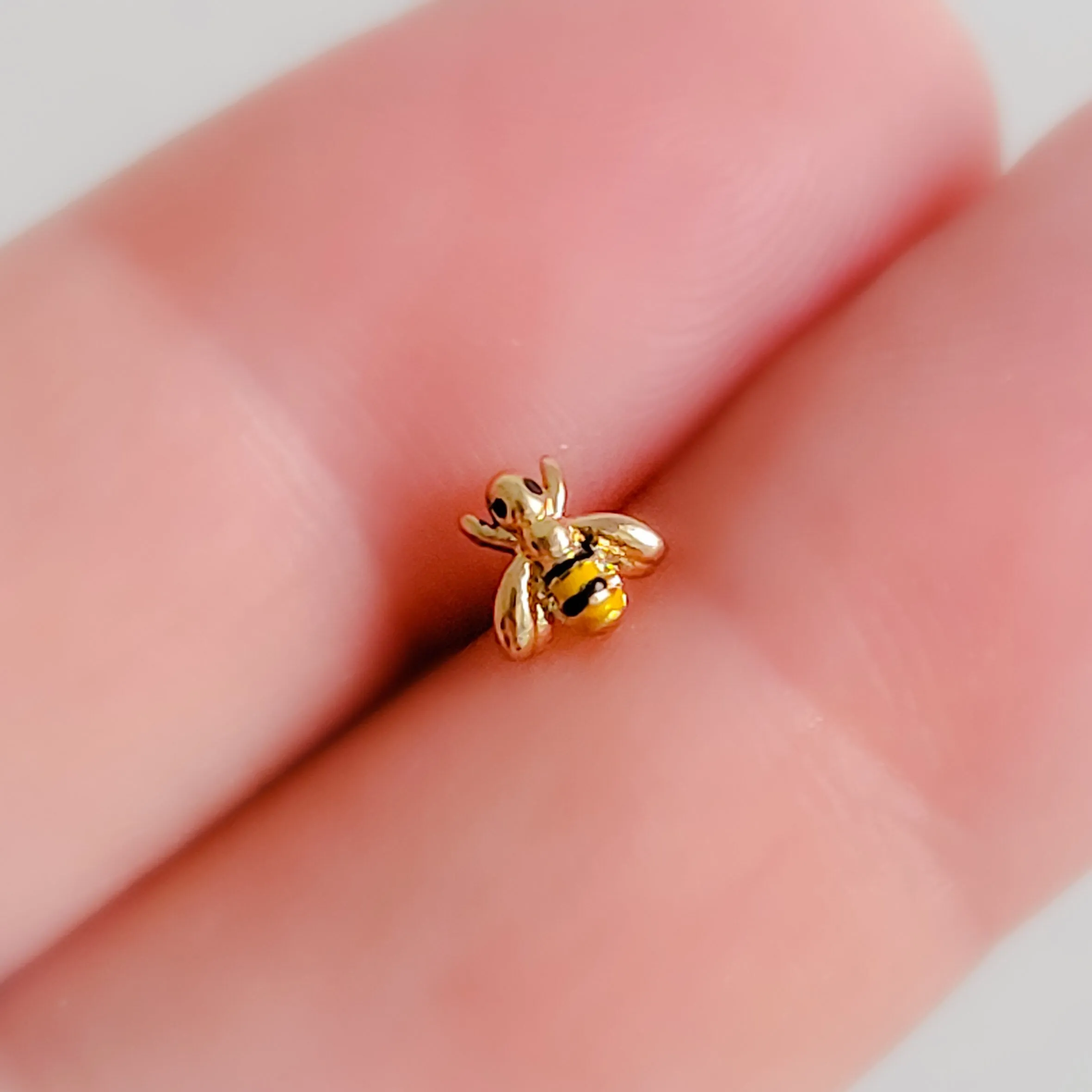 Little Bee Nose Stud