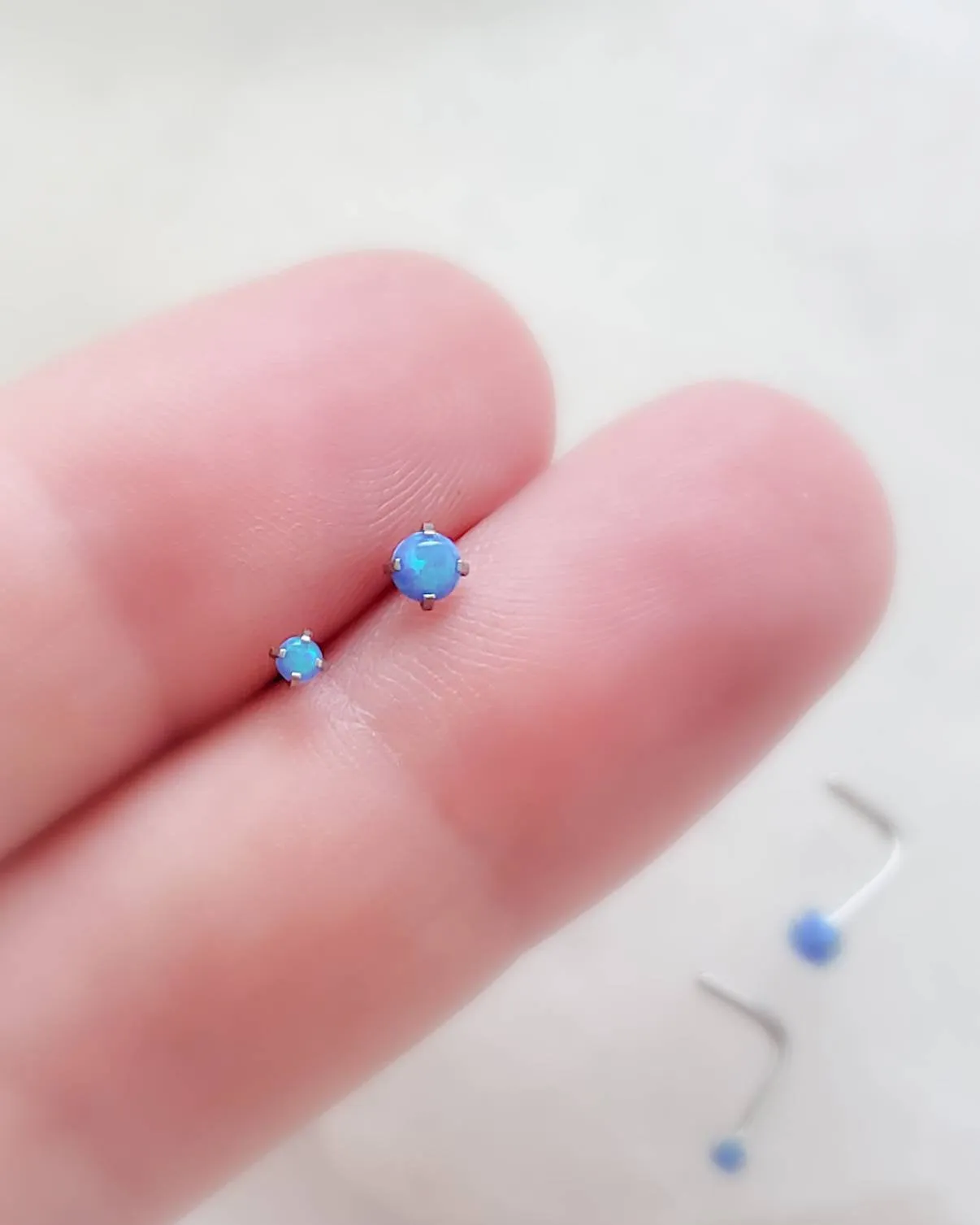 Opal L-Bend Nose Stud