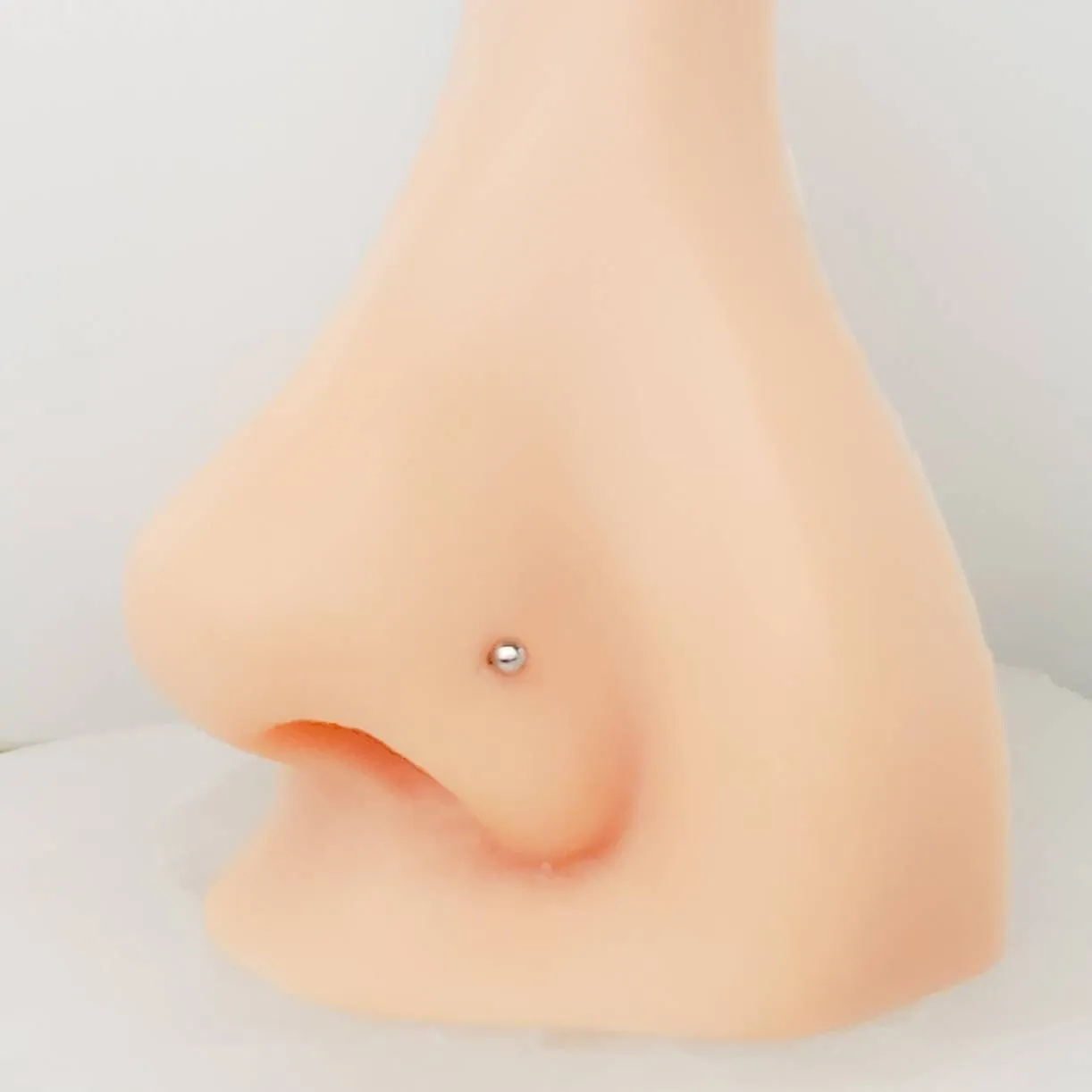 Tiny Ball L Bend Nose Stud